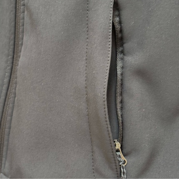 L.L. Bean Women's Fleece Lined Soft Shell Jacket Windbreaker Black Small - Picture 6 of 11